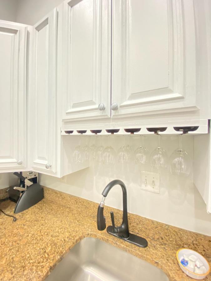 Apartamento Large Duplex 2bdrm 1den-metro