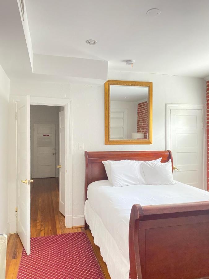 Apartamento Large Duplex 2bdrm 1den-metro
