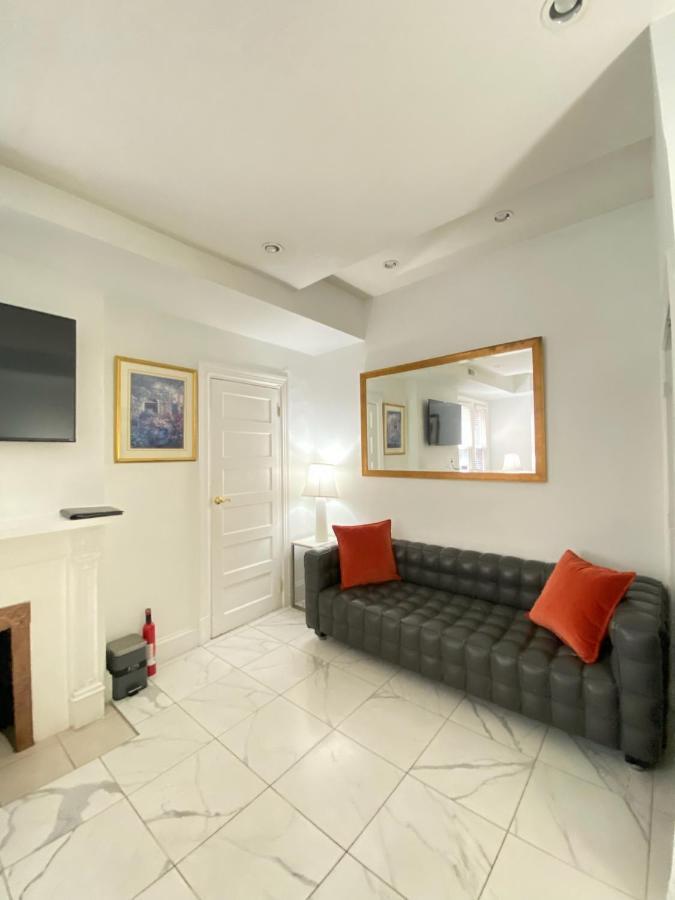 Large Duplex 2bdrm 1den-metro * Washington